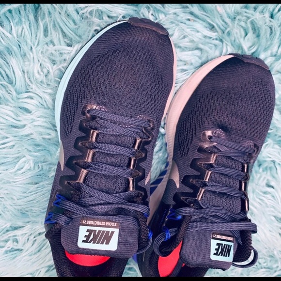 Nike Women running shoes - Picture 2 of 3